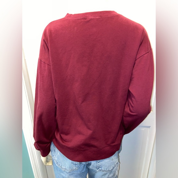 Ambiance Burgundy Maroon Pullover Sweatshirt w/front pocket, women’s medium, EUC - Picture 2 of 4